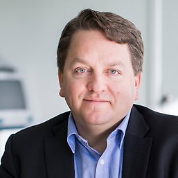 Porträttbild på Fredrik Blix, universitetslektor på DSV vid Stockholms universitet.