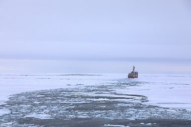 Image: The Icebreaker Louis S. St. Laurent can be seen from Oden as they move northward in the Arctic sea ice.