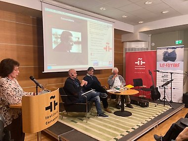 PResentation med föreläsare på Instituto Cervantes i Stockholm. I bilden syns Marta Inostroza, Juan Carlos Cruz Suárez, Claudio Cifuentes-Aldunate y Julián Vázquez Lopera. Foto: Marta Mundo.