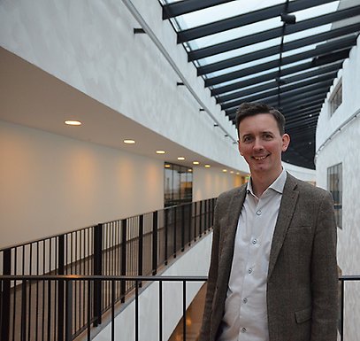 David Marsh har befordrats till professor i teoretisk fysik vid Fysikum. Foto: Gunilla Häggström
