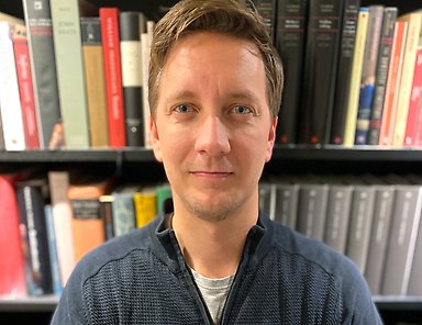 Porträttbild på Aron Henriksson, ny docent på DSV.
