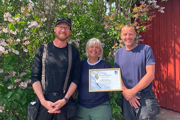 Från vänster: tekniker Henrik Andersson, stationschef Eva Lindell och fartygsbefäl Thomas Strömsnäs. Foto: Askölaboratoriet
