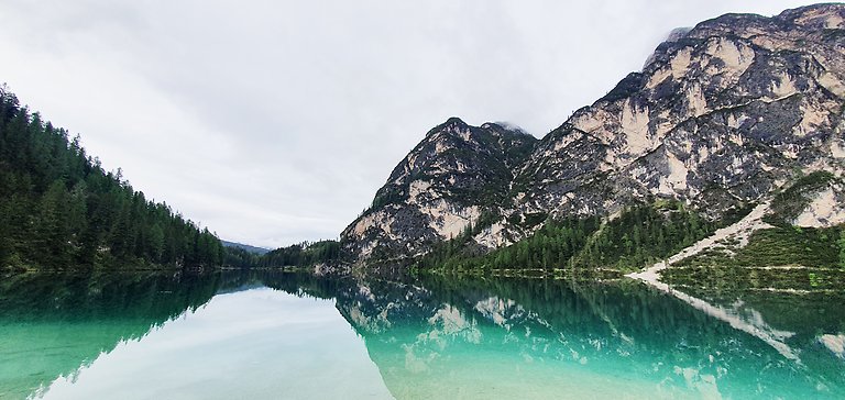 Alpvy utanför Augsburg i Tyskland.