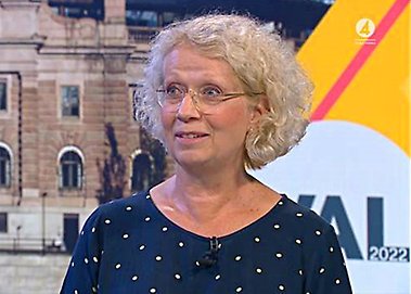 Gunlög Sundberg i tv-studio.