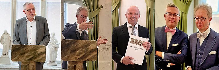 Henrik i talarstolen, Jonatan gestikulerari talarstolen, Lasse håller i NT 1526, Richard och Jonatan, båda har fluga.