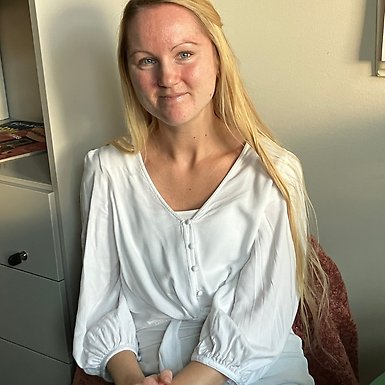 Sara hälsar på hos BUV.