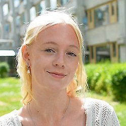 Alicia studerar Kemi