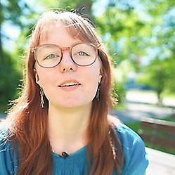 Ida studerar lingvistik