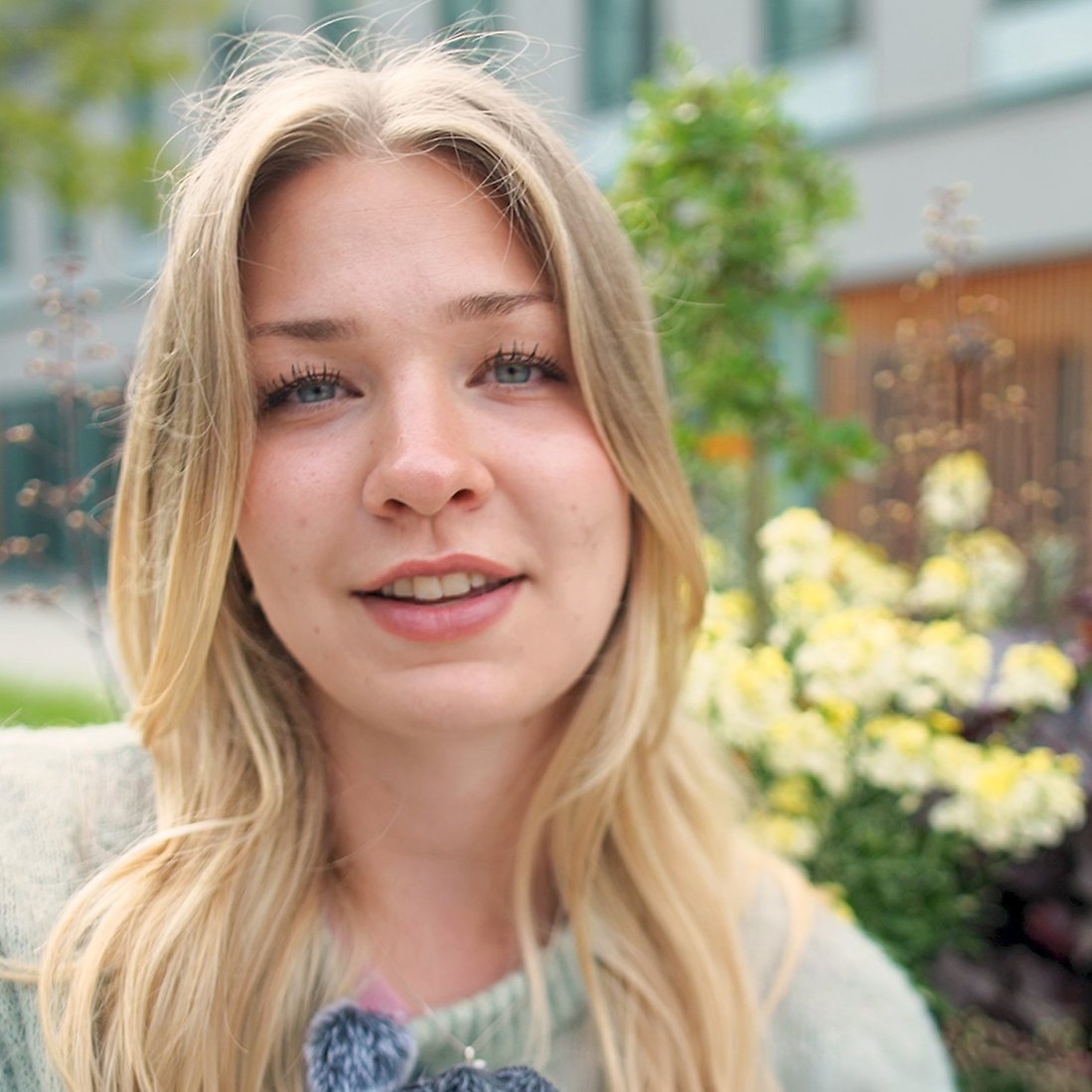 Studenten Emma-Karin läser Socionomprogrammet