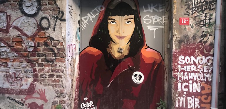 A mural in Istanbul depicting Tokyo from Netflix's Casa de Papel/Money Heist.